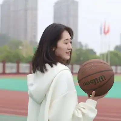 何怡